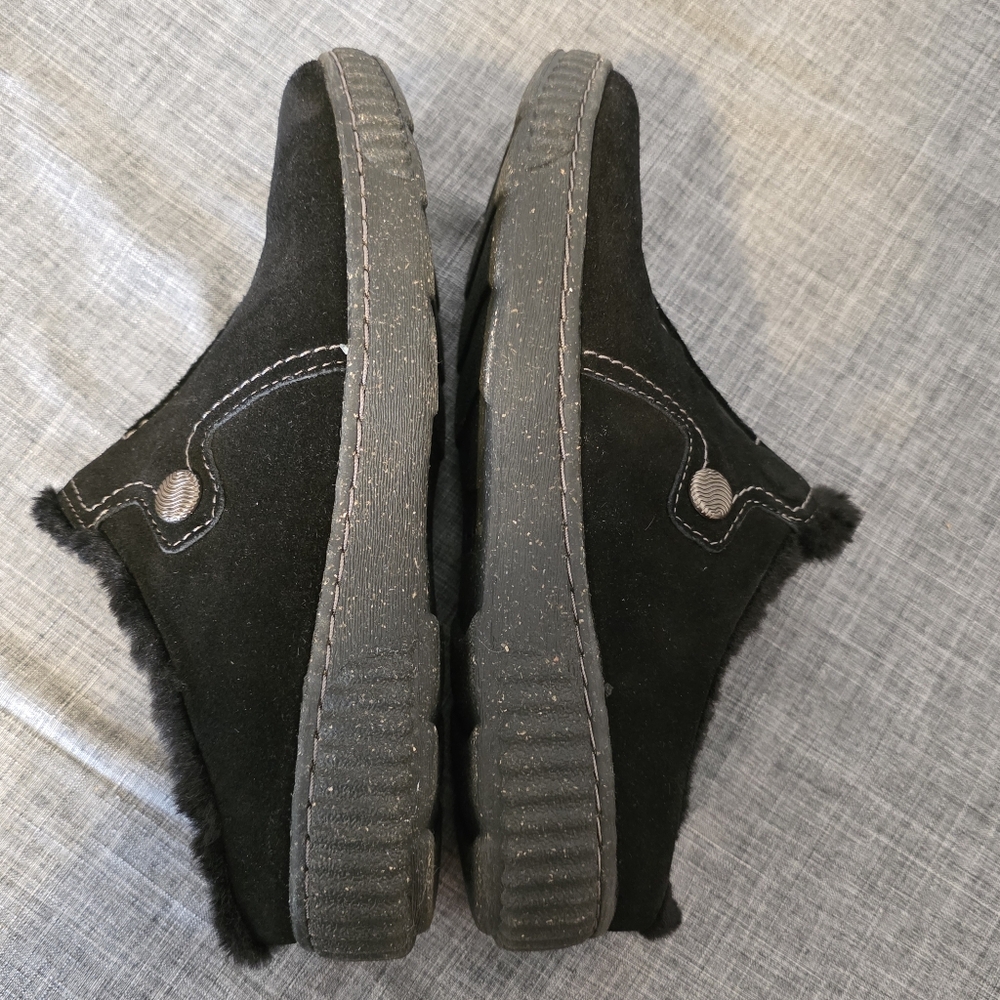Clarks Caroline Step Black Suede Slip Ons Faux Fur Clogs Mules Women’s 8.5m - Picture 2 of 8